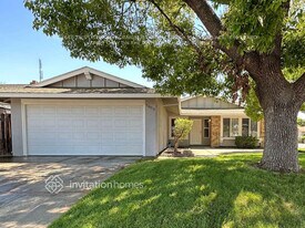 7800 Scottsdale Dr in Sacramento, CA - Building Photo