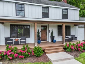 7320 Peninsula Dr in Traverse City, MI - Building Photo - Building Photo