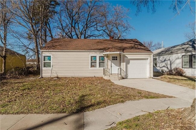 property at 919 N Piatt Ave