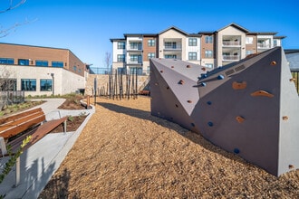 Emblem Ravine in Dallas, TX - Foto de edificio - Building Photo