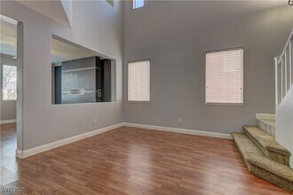 10654 Solar Hawk Ave in Las Vegas, NV - Building Photo - Building Photo