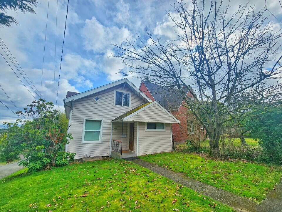 3900 24th Ave S in Seattle, WA - Building Photo