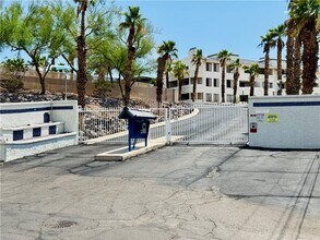 2022 Merrill Ln in Bullhead City, AZ - Building Photo - Building Photo