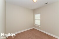 960 Maple Trce photo'