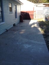 2406 West Lovers Lane in Dallas, TX - Foto de edificio - Building Photo