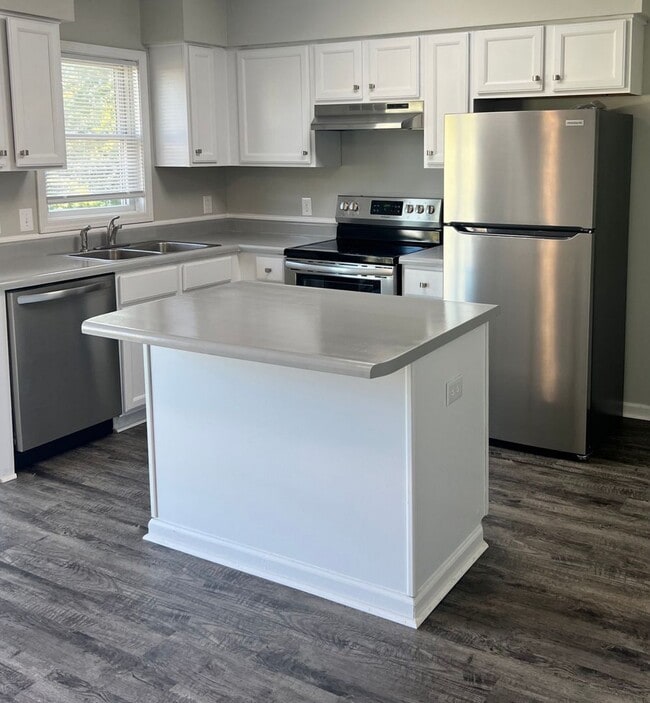 682 Artic Ave in Oak Grove, KY - Building Photo - Building Photo