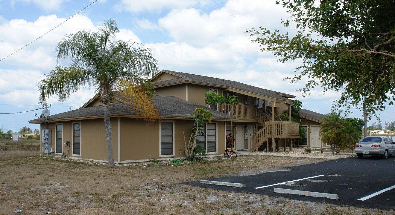 3420 Skyline Blvd in Cape Coral, FL - Building Photo