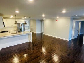 2 Bishop Rd-Unit -Kingswood Place in West Hartford, CT - Building Photo - Building Photo