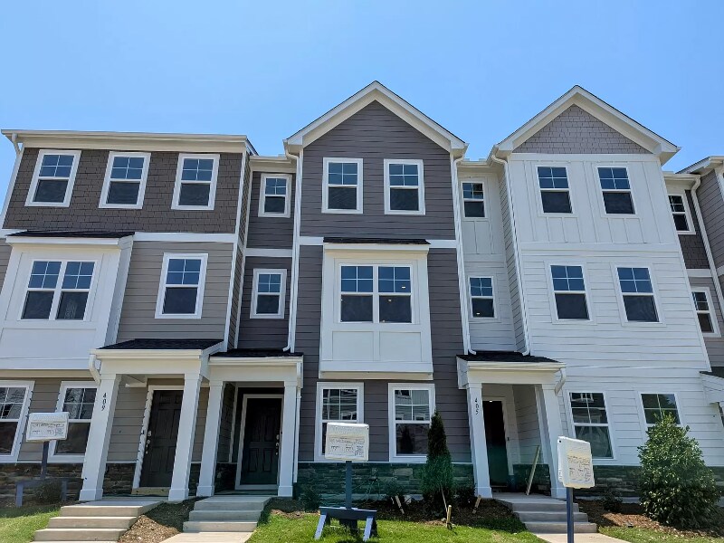 407 Carolina Spgs Blvd in Apex, NC - Building Photo