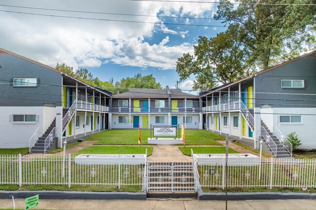 Hawthorne on Adams Apartments