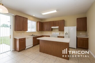 10506 Marsanne Pl in Riverview, FL - Building Photo - Building Photo