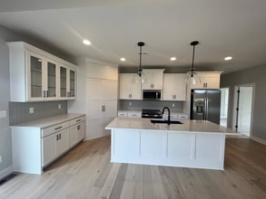 19322 W 109th Pl in Olathe, KS - Foto de edificio - Building Photo