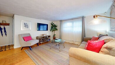 79 Chestnut St, Unit FL1-ID1238031P in Brookline, MA - Foto de edificio - Building Photo