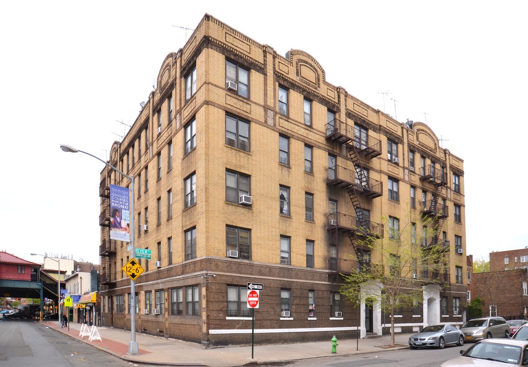 3801 Review Place in Bronx, NY - Building Photo