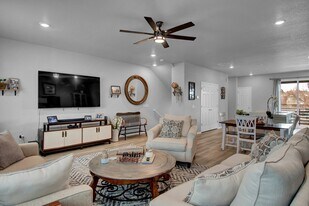 12121 W 57th Dr in Arvada, CO - Building Photo