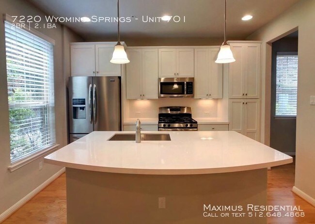 7220 Wyoming Springs Dr in Round Rock, TX - Building Photo - Building Photo
