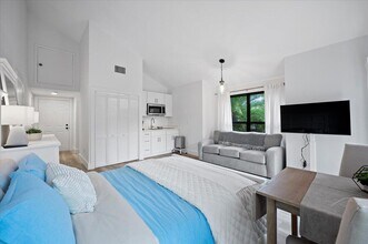 11863 Wimbledon Cir in Wellington, FL - Building Photo - Building Photo