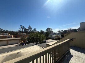 10424 Caminito Banyon in San Diego, CA - Building Photo