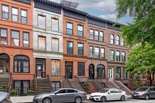 524 W 142nd St in New York, NY - Building Photo