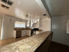 5204 Curson Ave in Bakersfield, CA - Building Photo - Building Photo