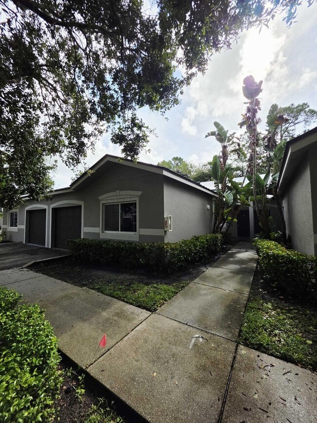 260 Crestwood Cir