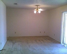 125 NE Johnson Ave-Unit -6 in Burleson, TX - Building Photo - Building Photo