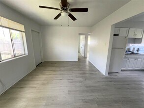 404 SW 5th Ave in Hallandale Beach, FL - Building Photo - Building Photo