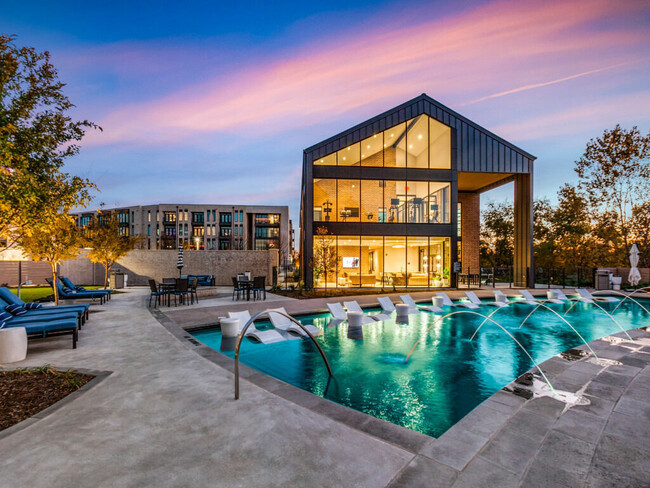 LENOX LAKE HIGHLANDS