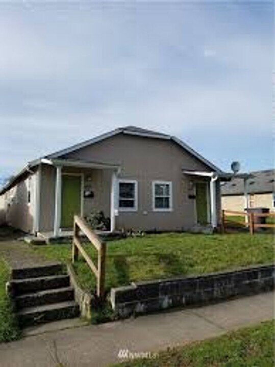 281 17th Ave in Longview, WA - Building Photo