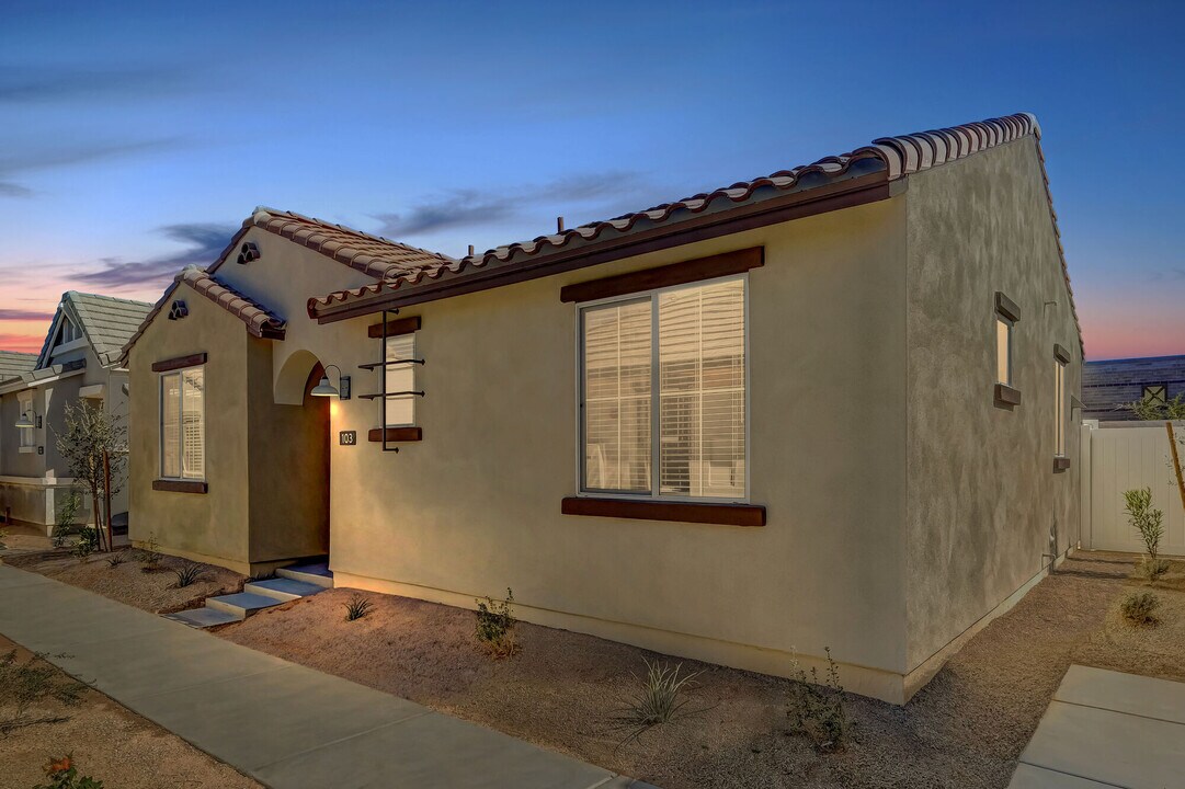 Villas Goodyear in Goodyear, AZ - Building Photo