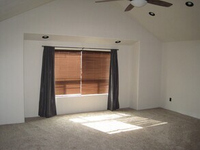 864 Virginia Dr in Central Point, OR - Building Photo - Building Photo