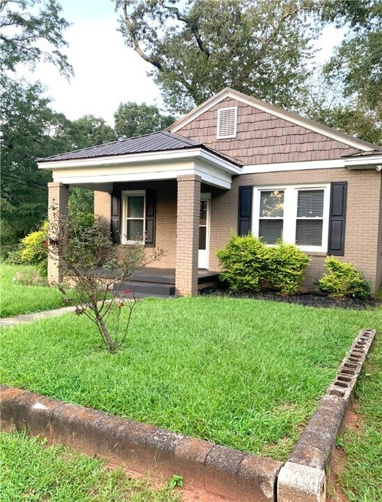801 Manning St in Anderson, SC - Building Photo