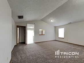 1372 Evergreen Dr in Greenfield, IN - Building Photo - Building Photo