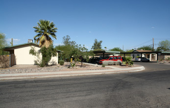 1204 N Winstel Blvd in Tucson, AZ - Building Photo - Building Photo