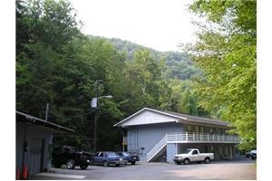 219 Newman Rd in Gatlinburg, TN - Foto de edificio