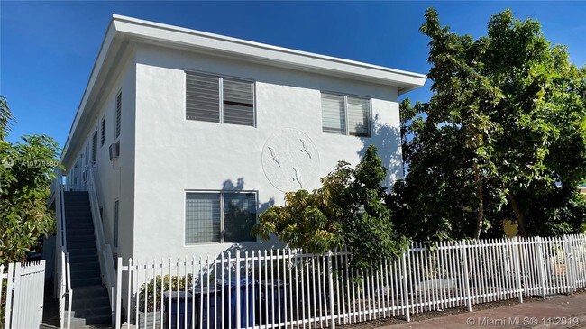 745 83rd St-Unit -1 in Miami Beach, FL - Foto de edificio - Building Photo