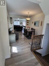 725 Kennedy Cir W in Milton, ON - Building Photo - Building Photo