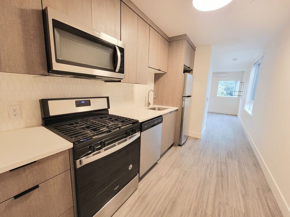 353 NE Failing St in Portland, OR - Building Photo