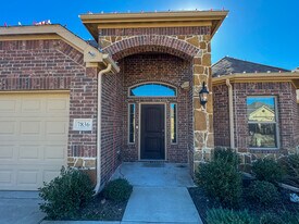 7836 Cottonwood Dr in Greenville, TX - Building Photo