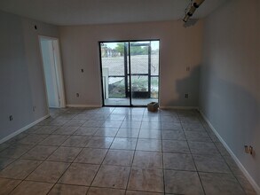 20805 NE 8th Ct in Miami, FL - Building Photo - Building Photo