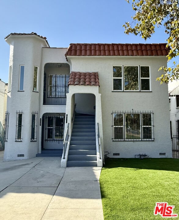 property at 1221 West Blvd