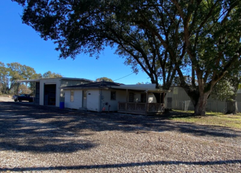 1115 Rue des Voyages in Lafayette, LA - Building Photo