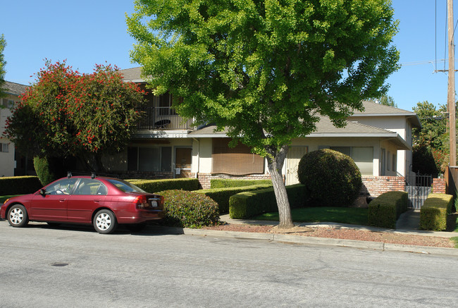 1683 Ontario Dr in Sunnyvale, CA - Building Photo - Building Photo