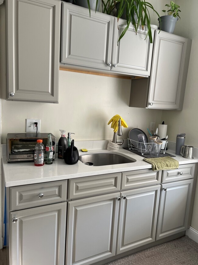 94 Maple St, Unit 1 in Malden, MA - Building Photo - Building Photo