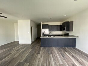 916 S Amarillo Ave in Fayetteville, AR - Foto de edificio - Building Photo