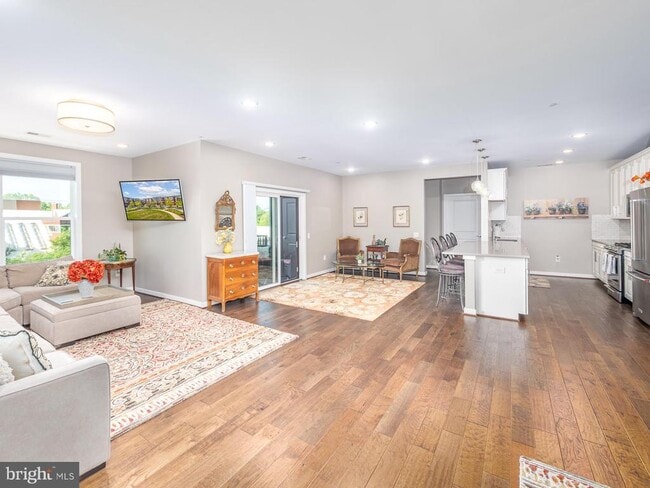 3989 Norton Pl in Fairfax, VA - Foto de edificio - Building Photo