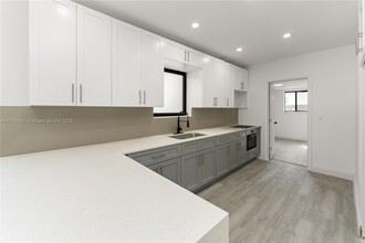 11532 SW 136th Terrace in Miami, FL - Building Photo - Building Photo