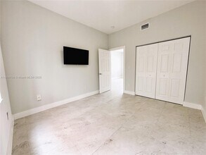 842 SW 14th Ave in Miami, FL - Building Photo - Building Photo