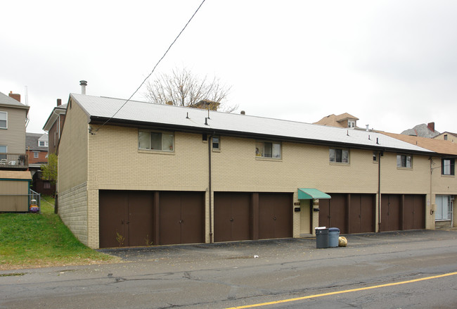 1359-1361 Center Ave in Pittsburgh, PA - Building Photo - Building Photo