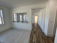 412-416 Bloomfield Ave, Unit 24 in Caldwell, NJ - Building Photo - Building Photo